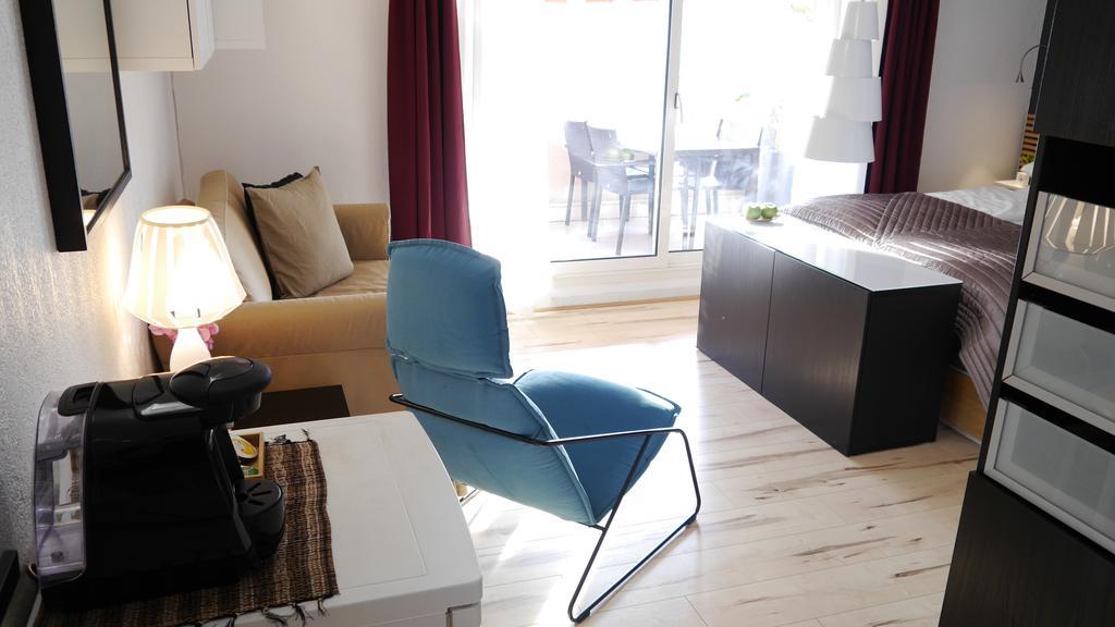 בוסוליי Monaco Pool Sea View Apartments מראה חיצוני תמונה
