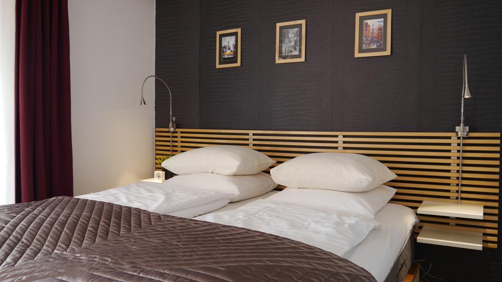 בוסוליי Monaco Pool Sea View Apartments מראה חיצוני תמונה